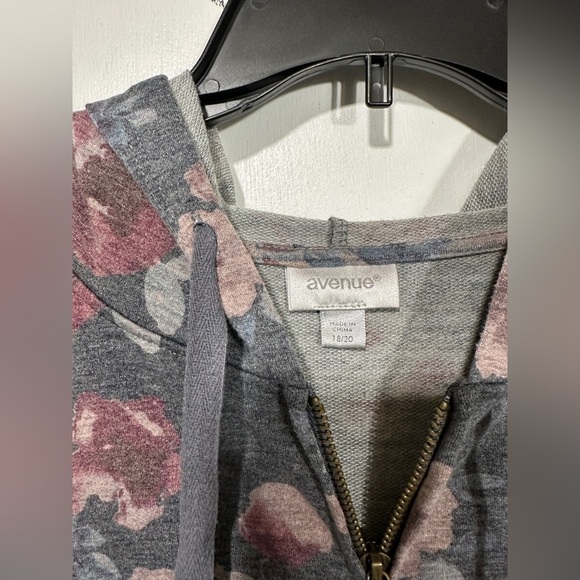 Avenue plus size lightweight jacket - Picture 3 of 3